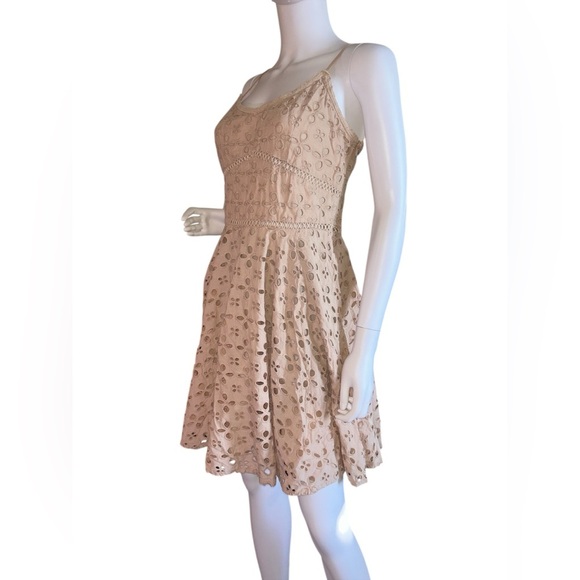 Venus Eyelet Dress size 10 - Picture 6 of 12